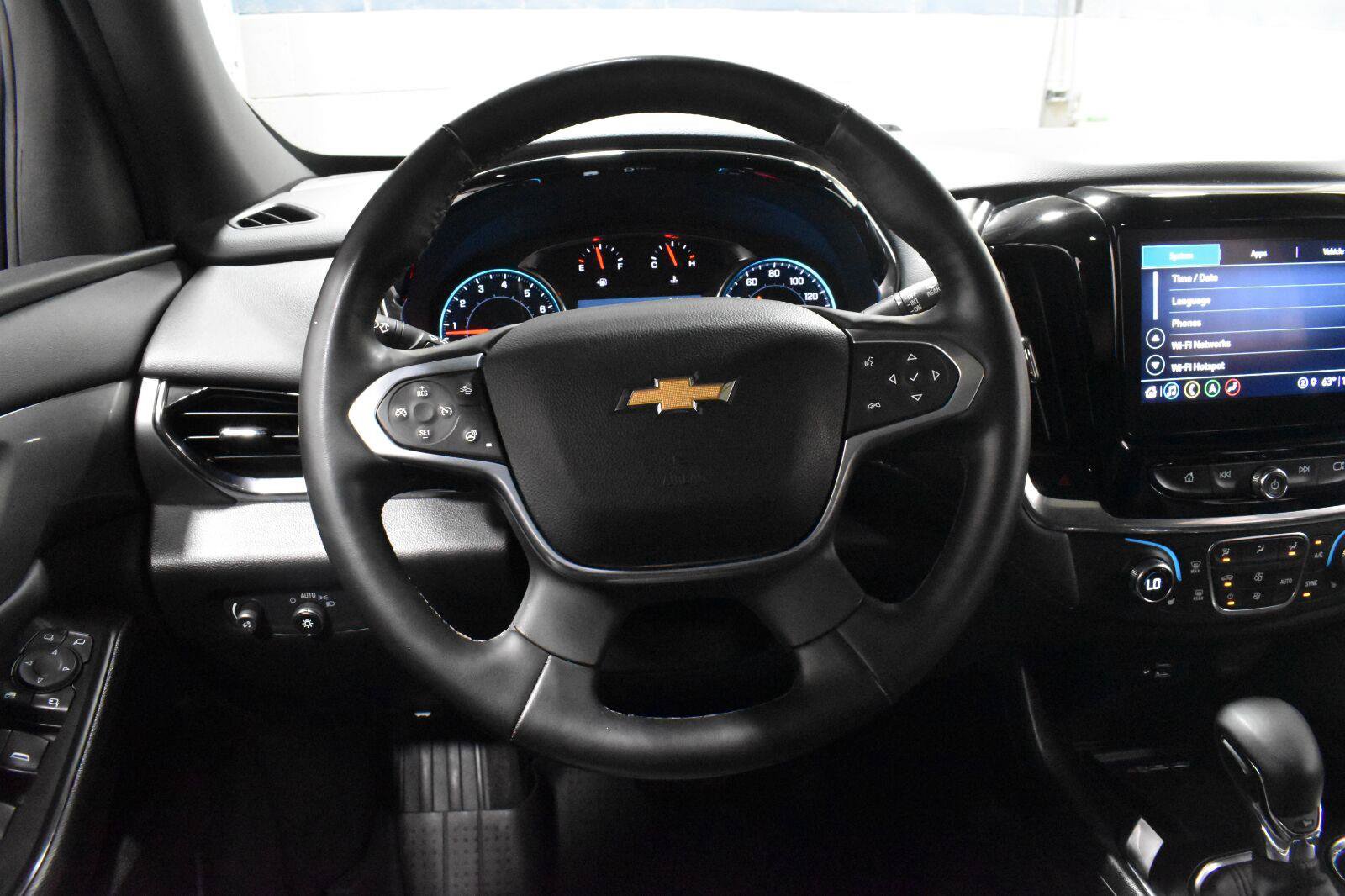 Used 2023 Chevrolet Traverse LT w/ LT Premium Package AWD/4WD image 8