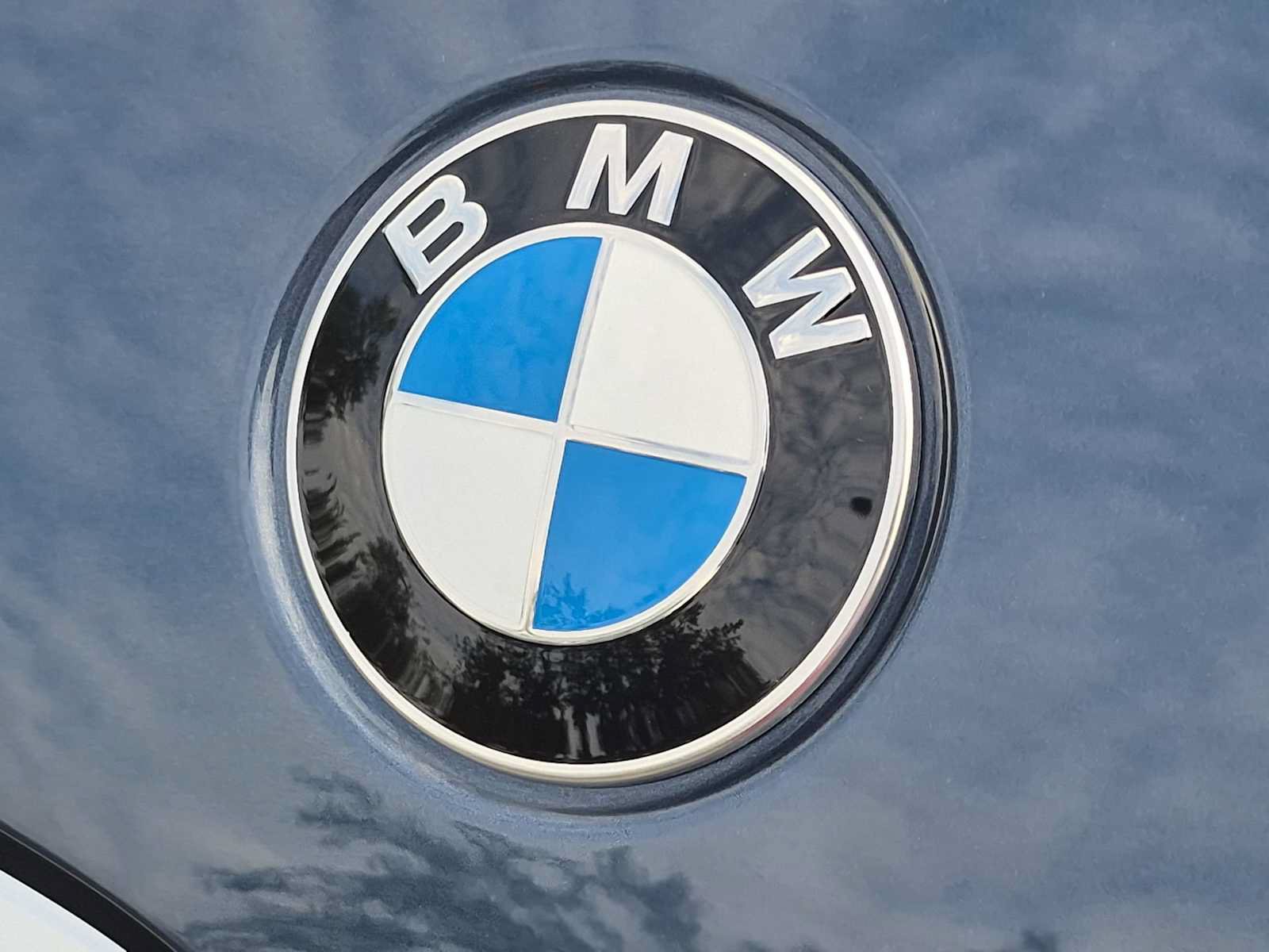 New 2026 BMW 330i xDrive Sedan w/ Premium Package AWD/4WD image 12
