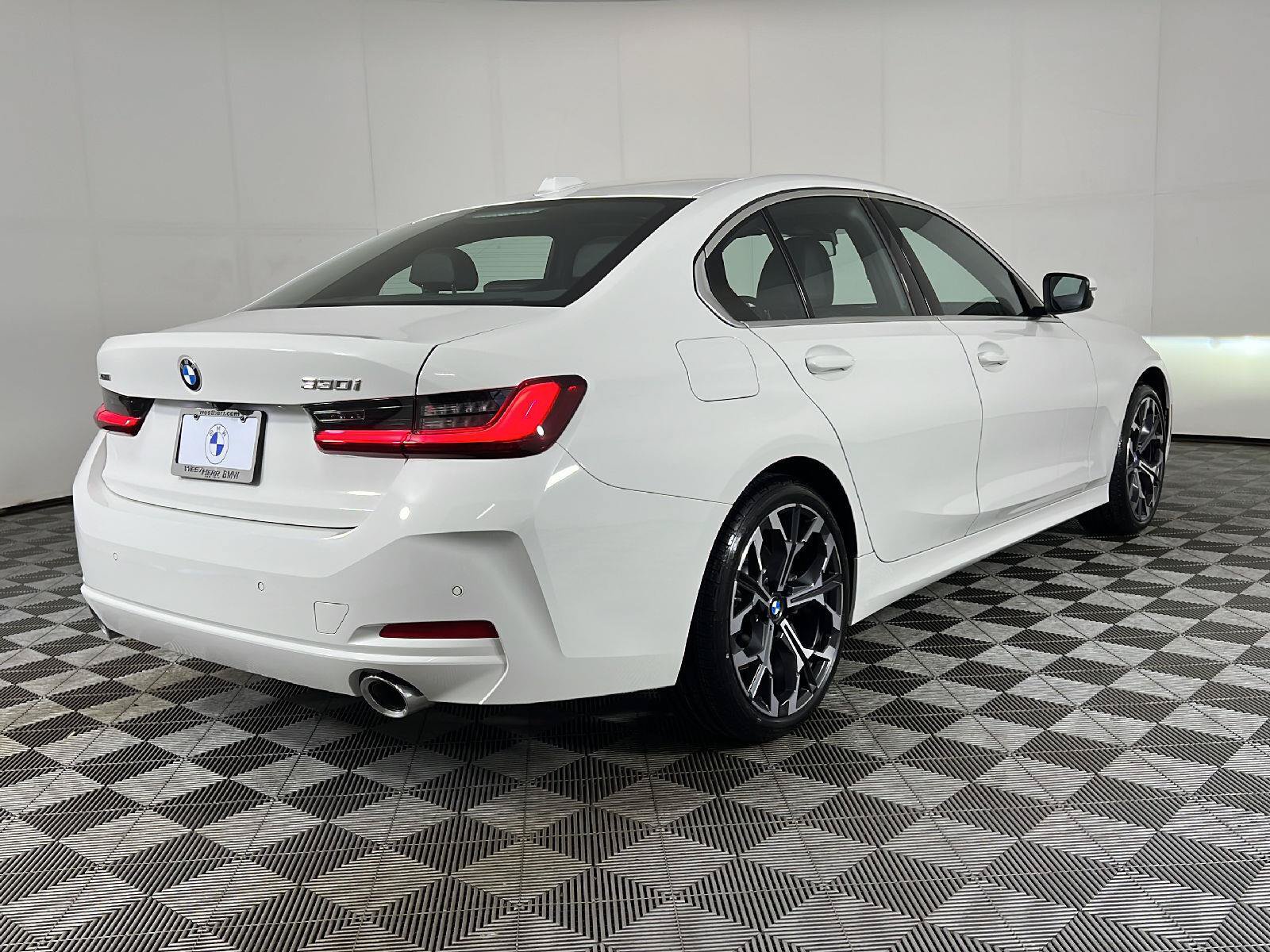 New 2026 BMW 330i xDrive Sedan AWD/4WD image 3