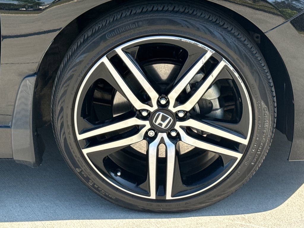 Used 2016 Honda Accord Touring image 11