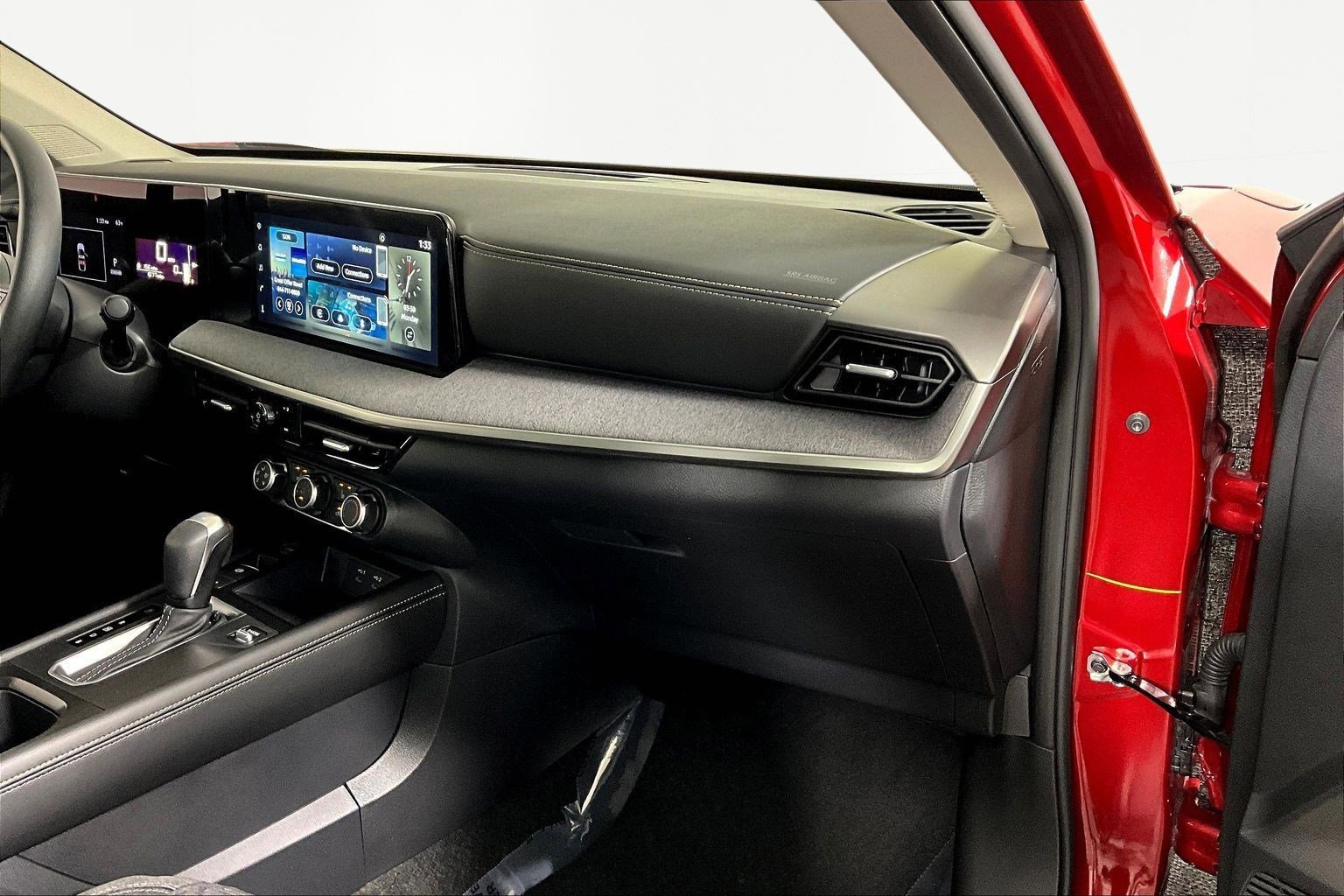 Certified 2025 Nissan Kicks SV w/ SV Premium Package image 27