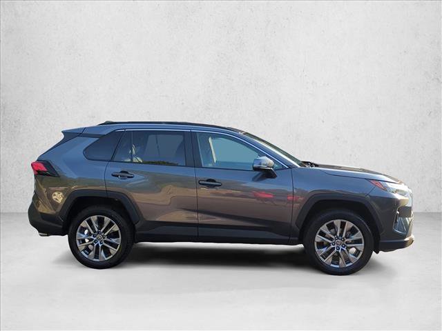 Used 2023 Toyota RAV4 XLE Premium image 4