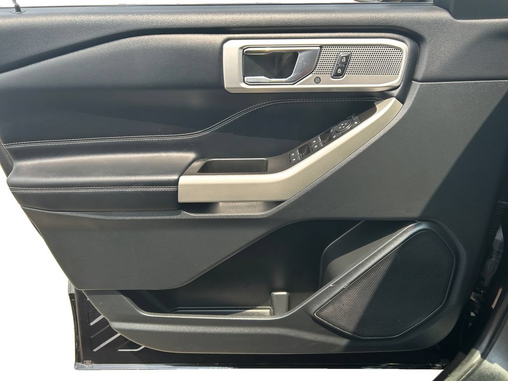 Used 2021 Ford Explorer Limited AWD/4WD image 15