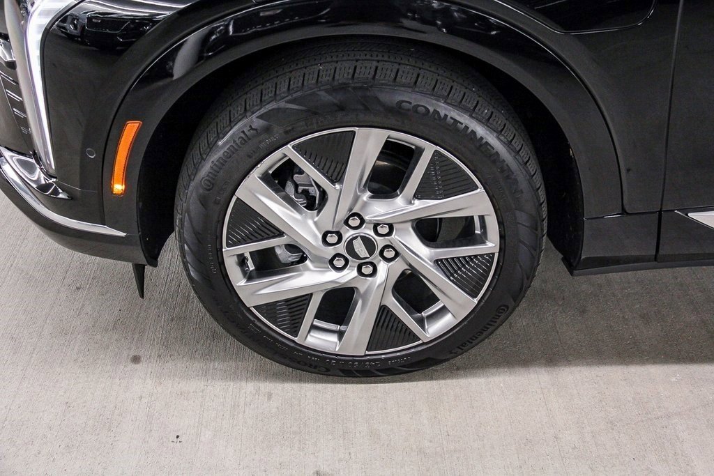 Certified 2025 Cadillac Optiq Luxury 1 image 12