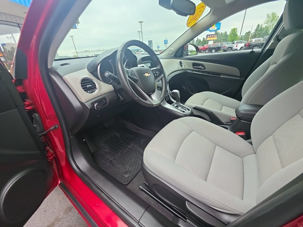 Used 2012 Chevrolet Cruze LT FWD image 18