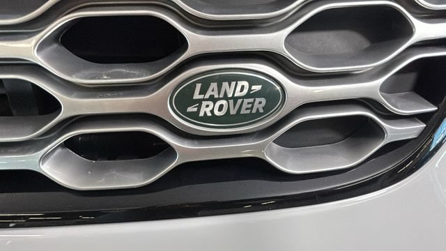 Used 2024 Land Rover Discovery S AWD/4WD image 8