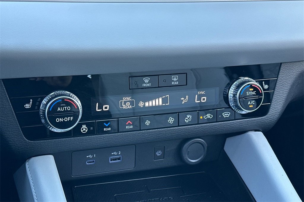 New 2025 Mitsubishi Outlander SEL image 20