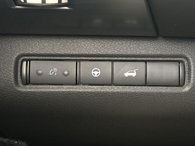 Used 2024 Nissan Pathfinder SL FWD image 23