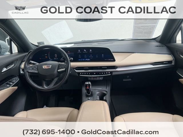 Used 2024 Cadillac XT4 Luxury w/ Cold Weather Package FWD image 10