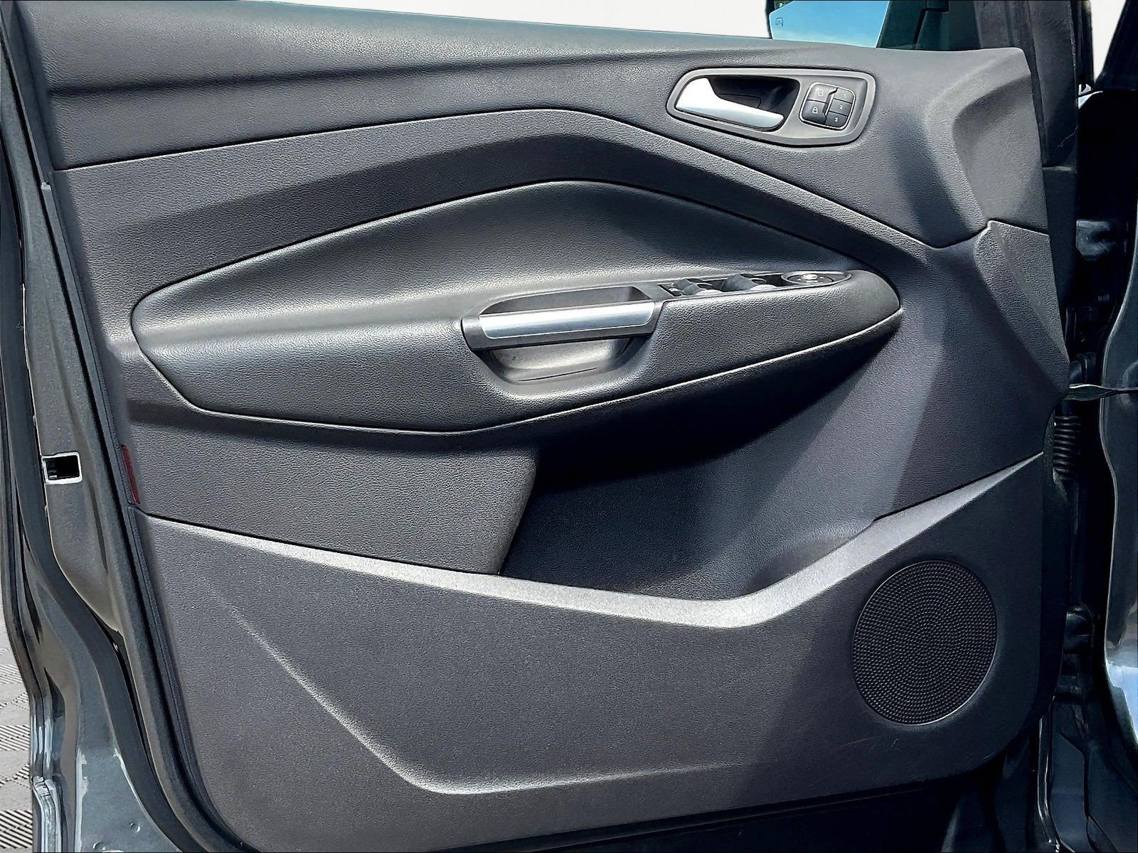Used 2015 Ford Escape Titanium FWD image 20