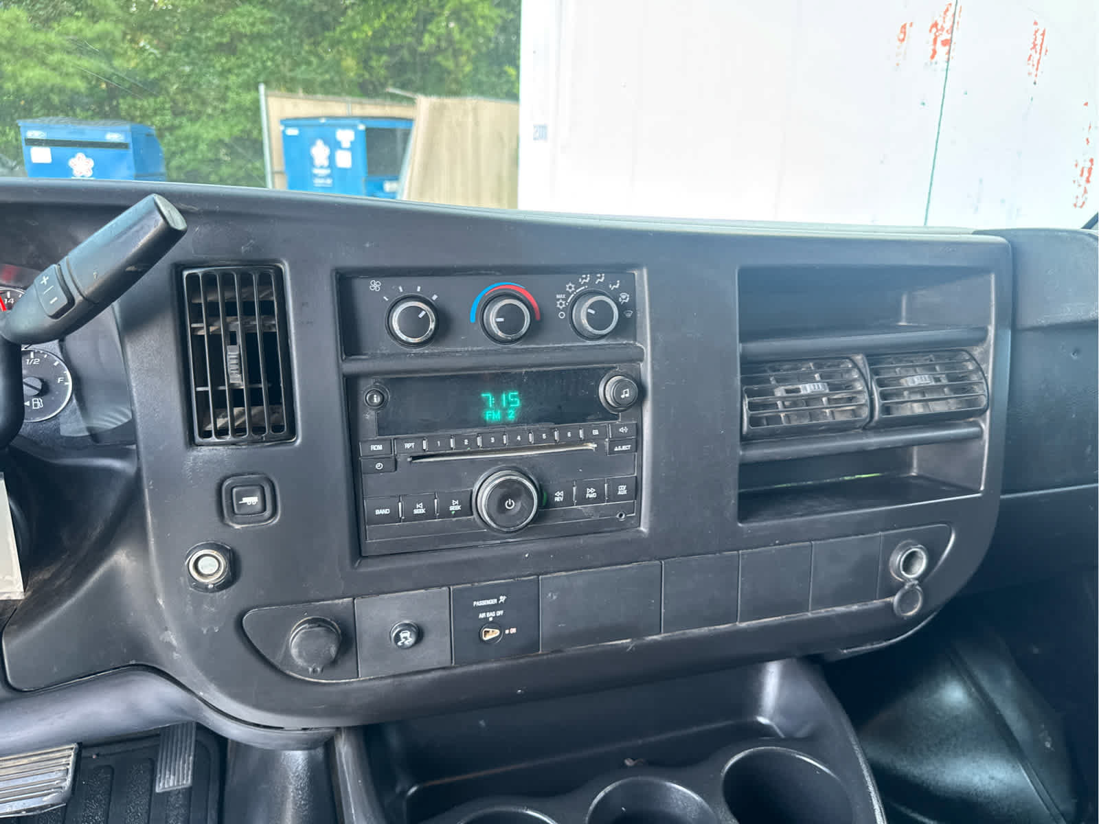 Used 2010 Chevrolet Express 3500 LS RWD image 25