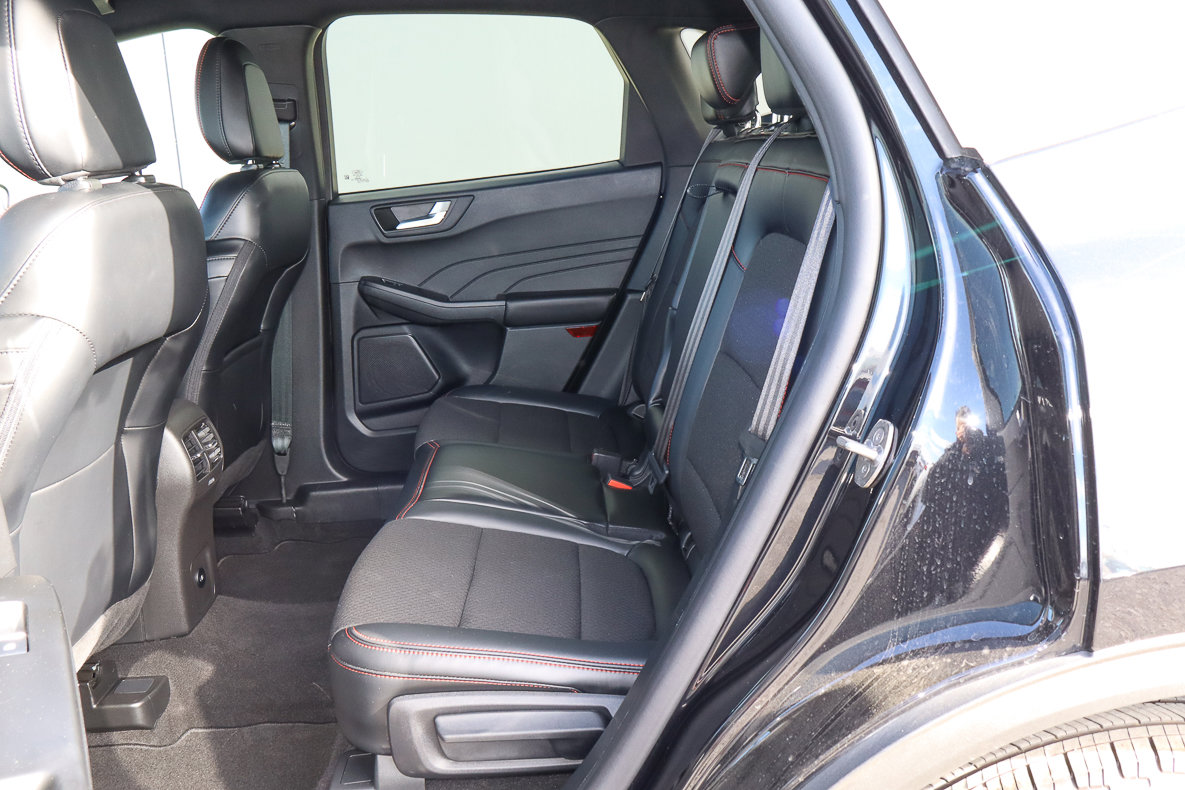 Used 2025 Ford Escape ST-Line AWD/4WD image 8