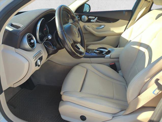 Used 2016 Mercedes-Benz C 300 4MATIC Sedan image 9