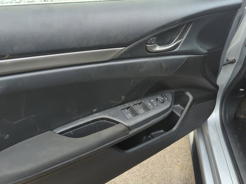 Used 2018 Honda Civic Sport image 8