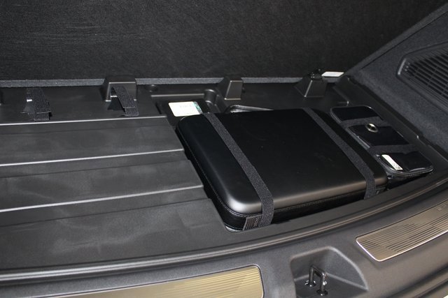 New 2025 Cadillac Escalade IQ Sport 1 w/ LPO, ONYX Package image 39