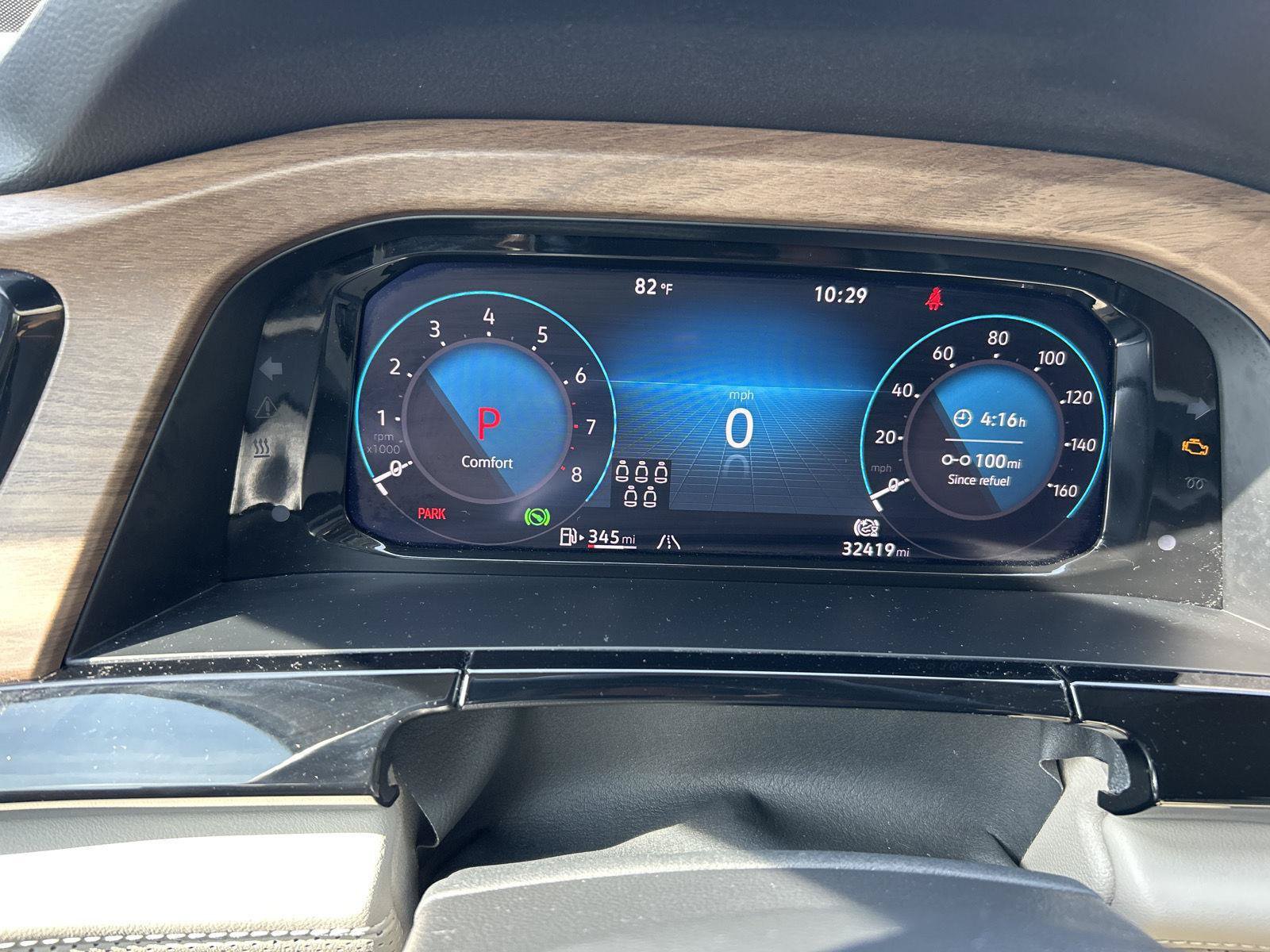 Used 2024 Volkswagen Atlas SE AWD/4WD image 35