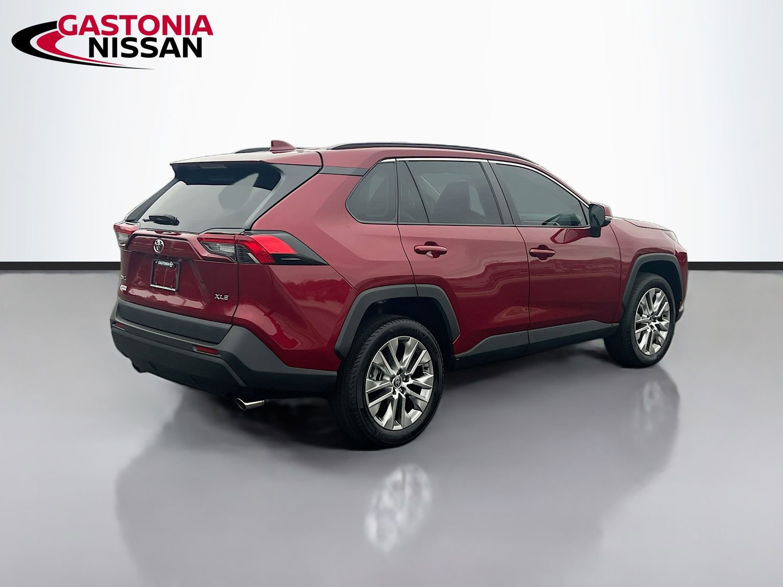 Used 2023 Toyota RAV4 XLE Premium image 9