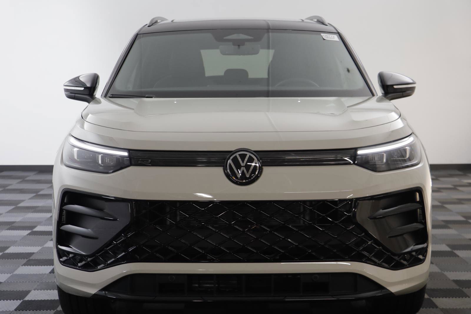 New 2026 Volkswagen Tiguan SE R-Line image 21