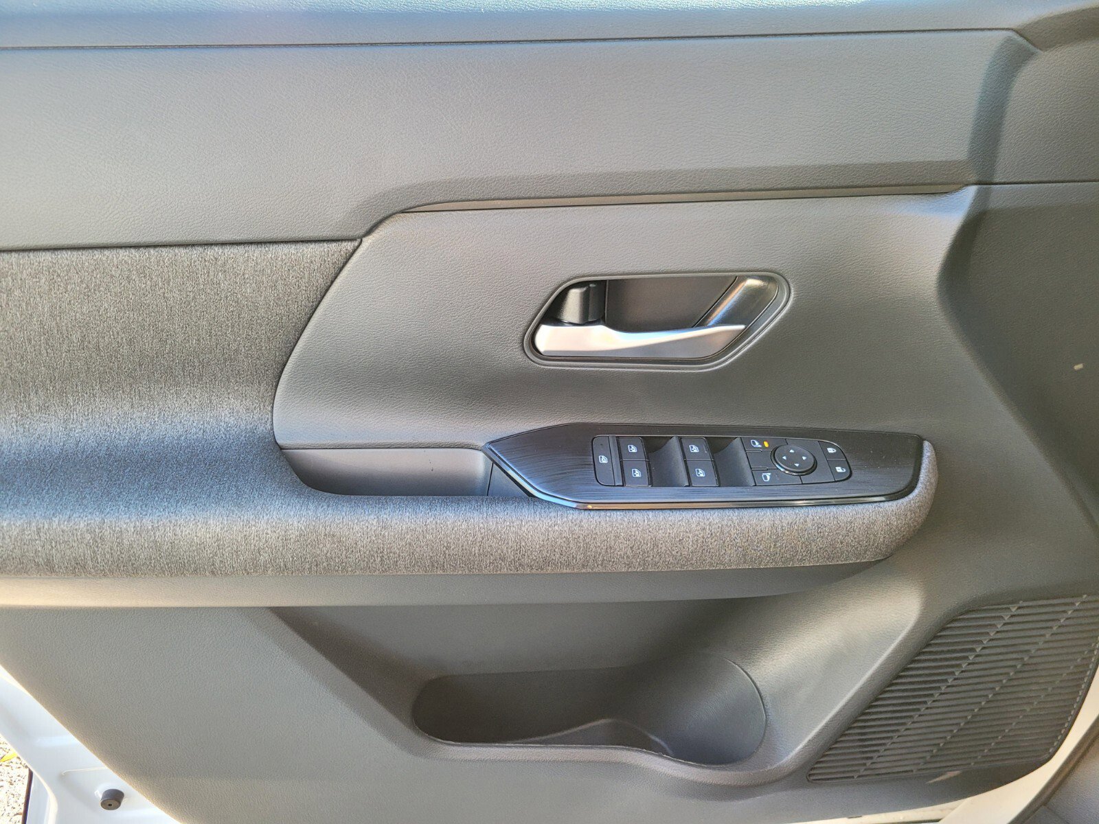 New 2026 Nissan Kicks SV image 15