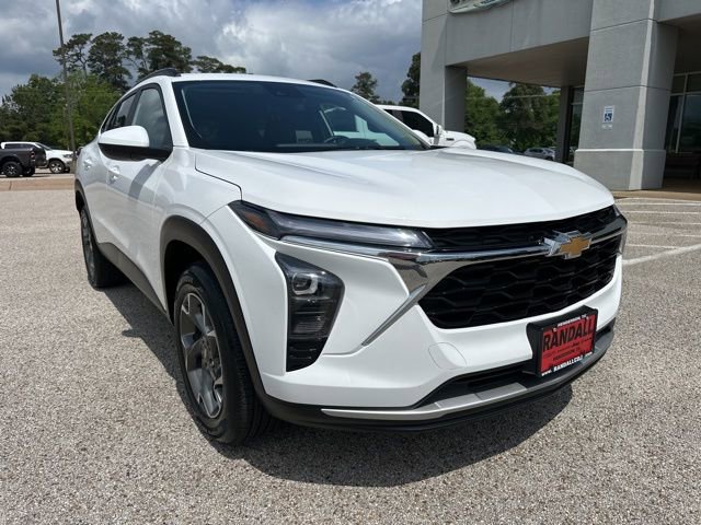 Used 2025 Chevrolet Trax LT w/ LT Convenience Package FWD image 1