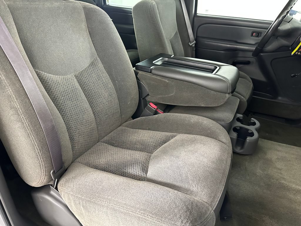 Used 2004 Chevrolet Silverado 2500 LS w/ Heavy-Duty Power Package RWD image 24