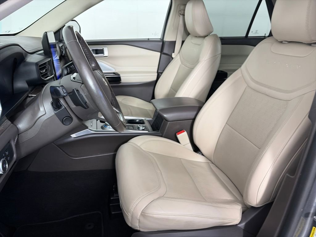 Certified 2021 Ford Explorer Platinum w/ Equipment Group 601A image 11