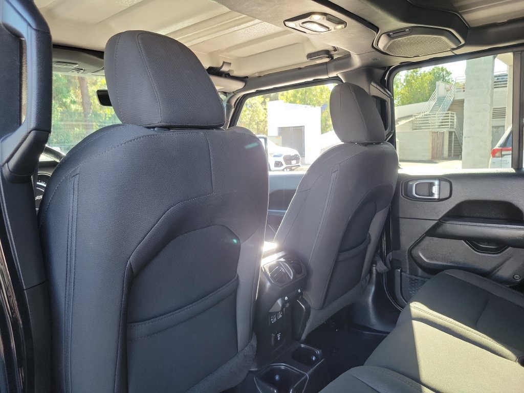 Used 2022 Jeep Gladiator Overland AWD/4WD image 15