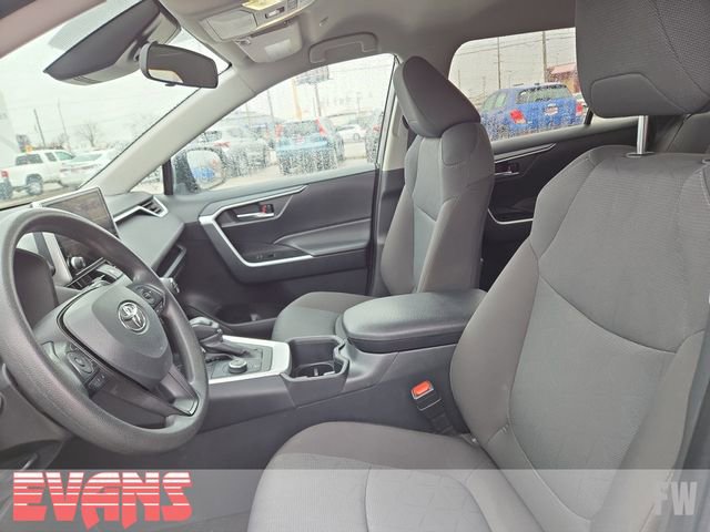Used 2025 Toyota RAV4 XLE image 21