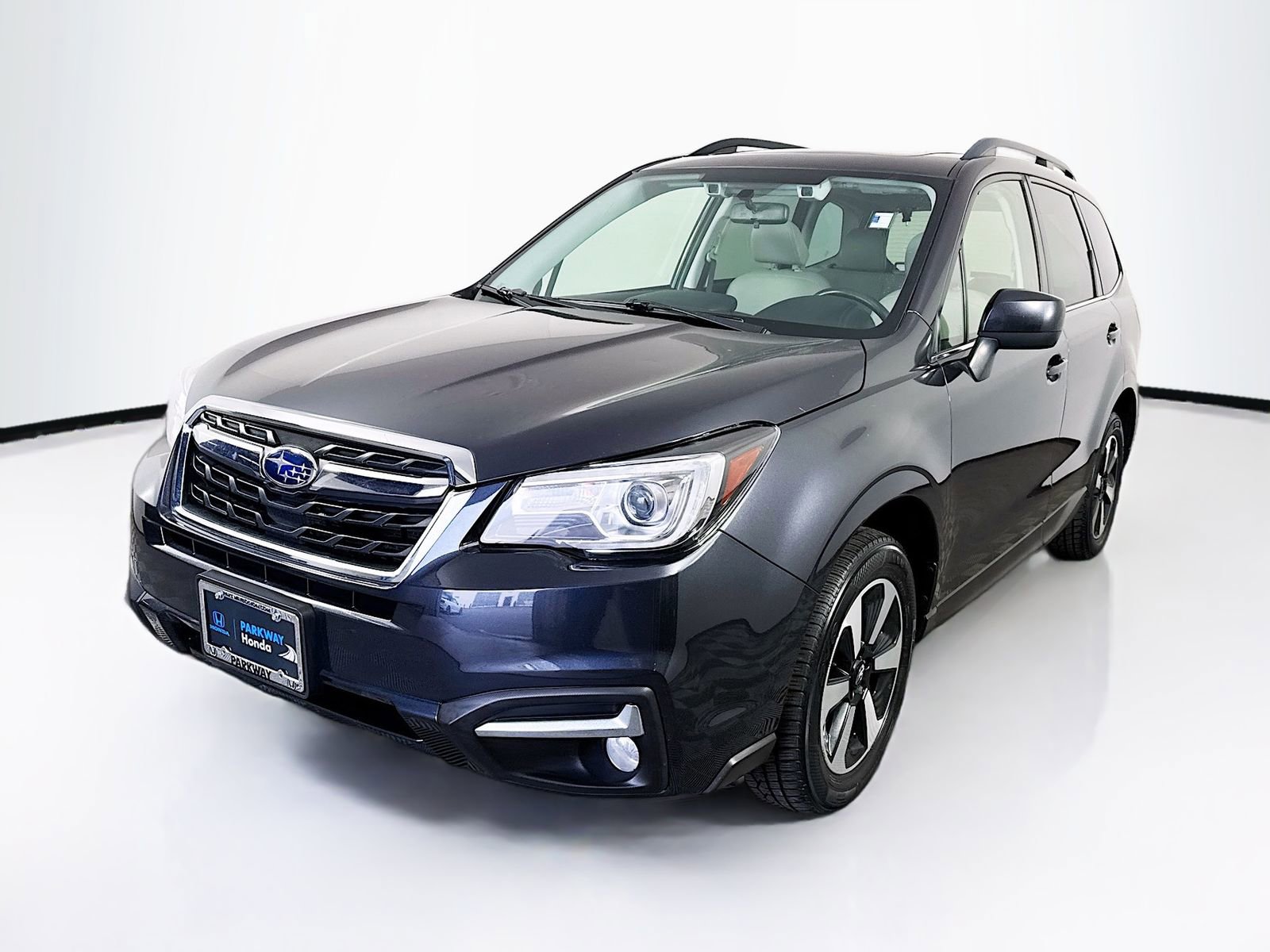 Used 2017 Subaru Forester 2.5i Limited AWD/4WD image 3