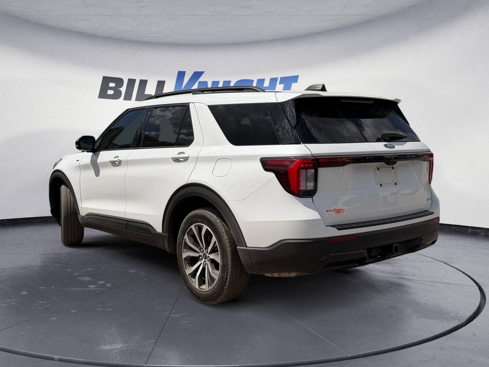 Used 2025 Ford Explorer ST-Line AWD/4WD image 3