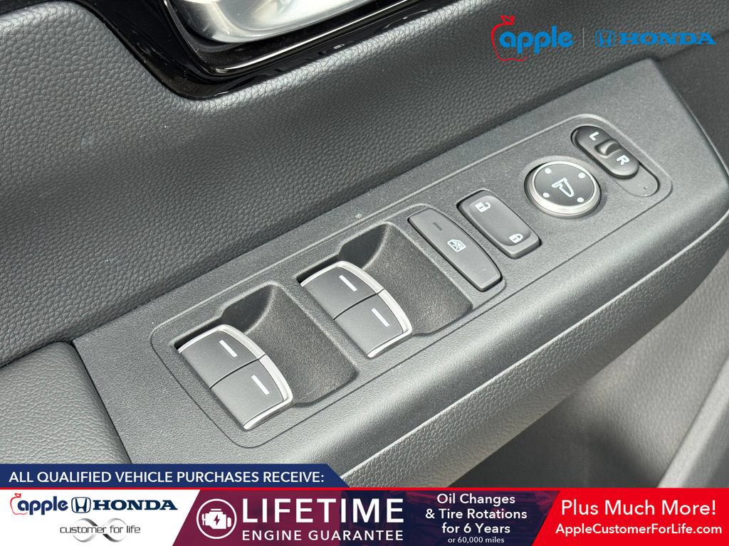Used 2025 Honda CR-V Sport Touring image 9