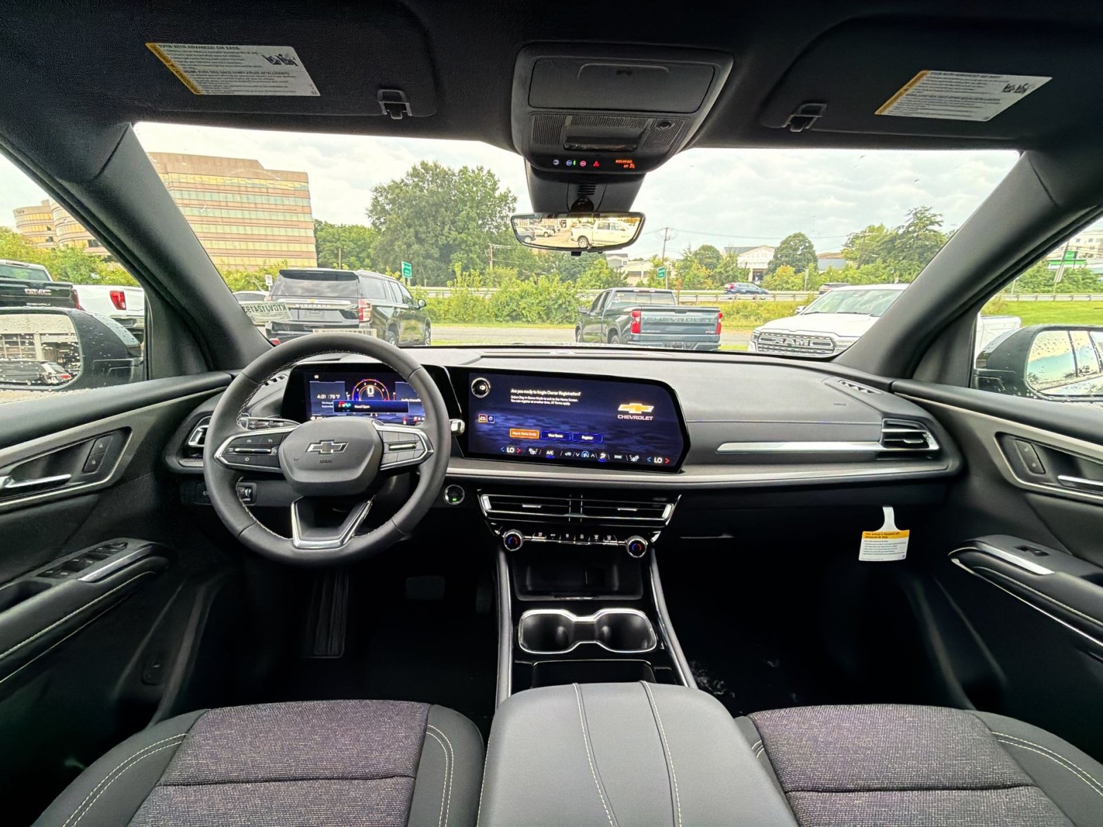 New 2027 Chevrolet Traverse LT w/ Midnight/Sport Edition FWD image 23