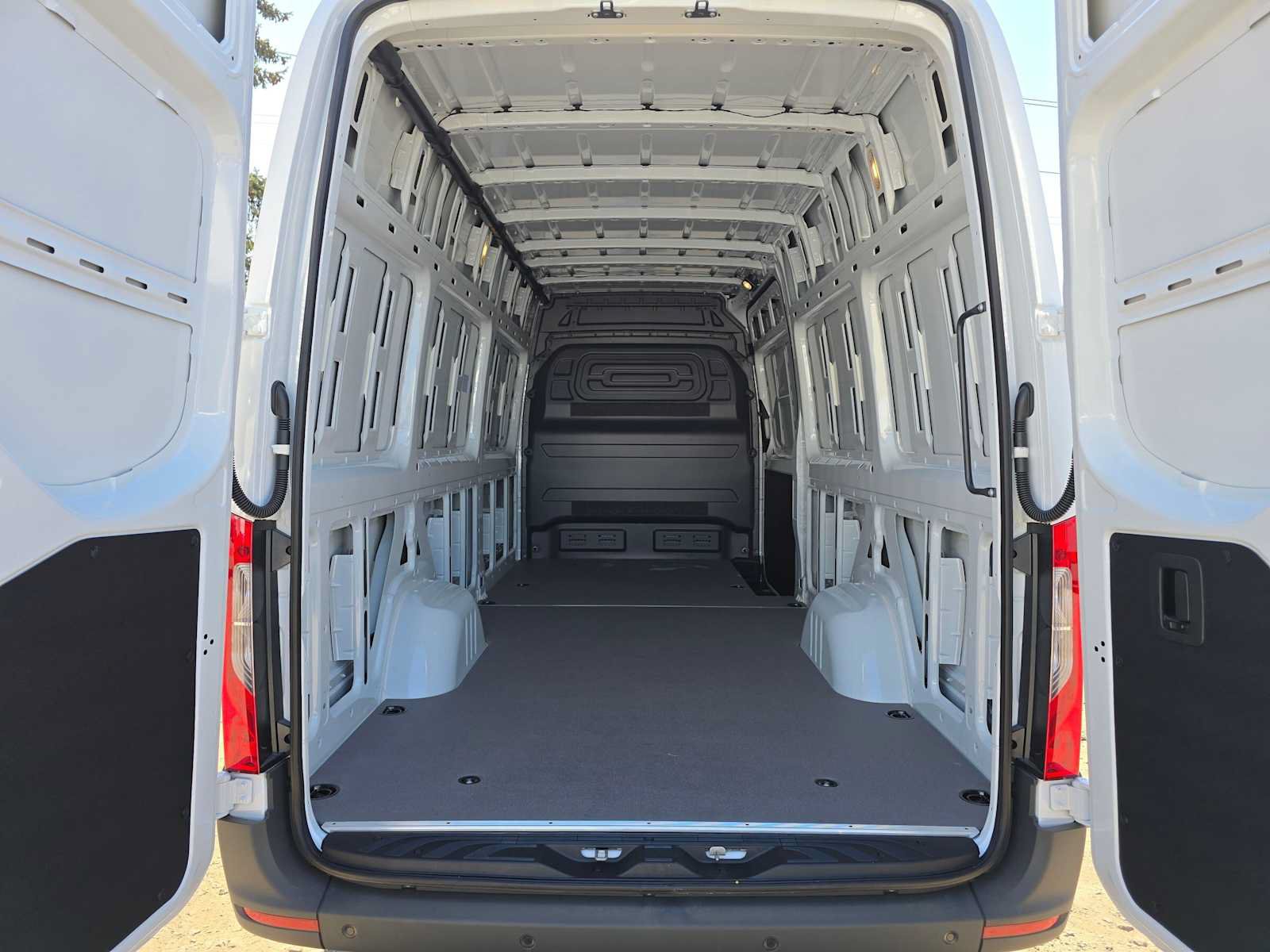 New 2026 Mercedes-Benz Sprinter 2500 image 18