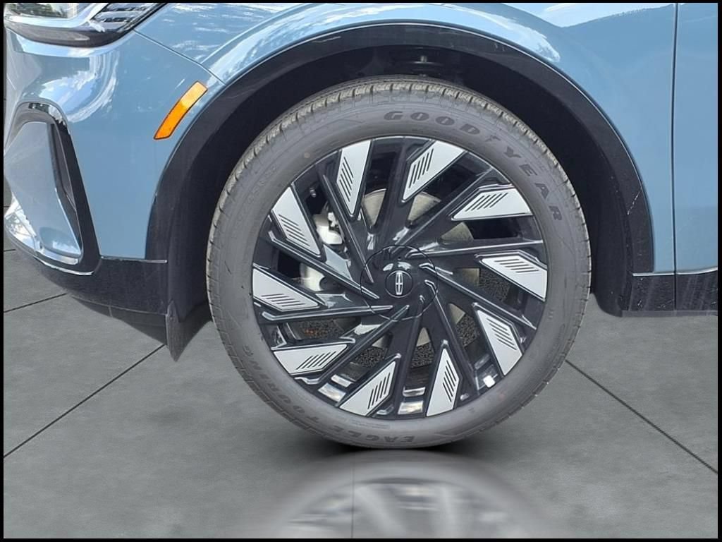 New 2025 Lincoln Nautilus Reserve w/ Jet Appearance Package AWD/4WD image 12