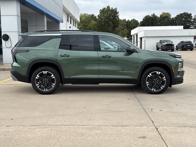 New 2027 Chevrolet Traverse LT w/ Sun and Wheel Package FWD image 2