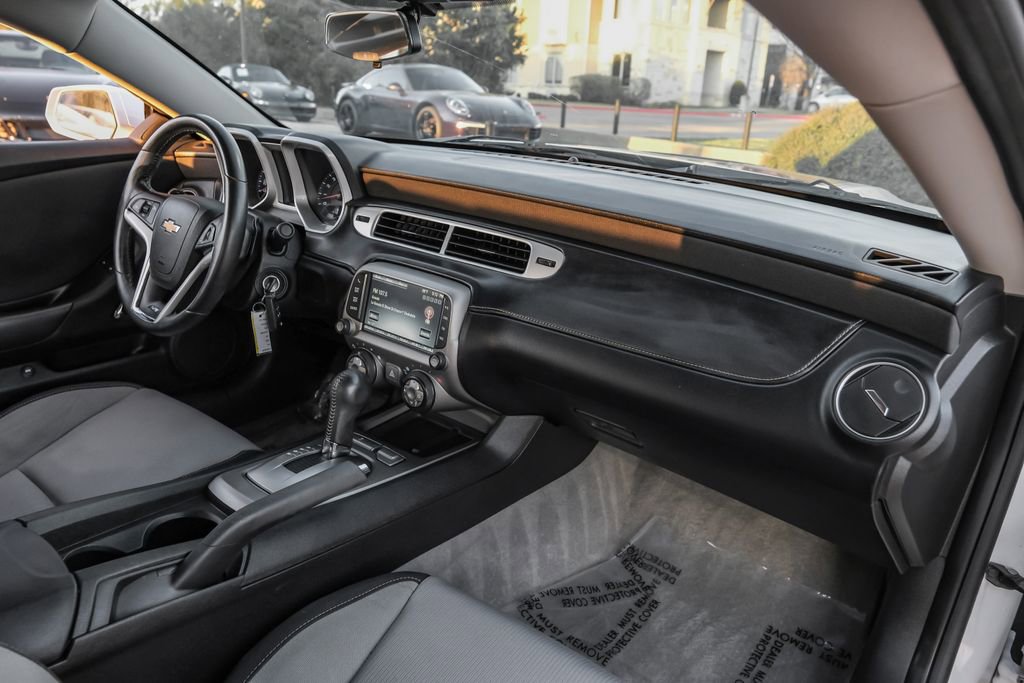 Used 2015 Chevrolet Camaro SS w/ Rear Vision Package image 10