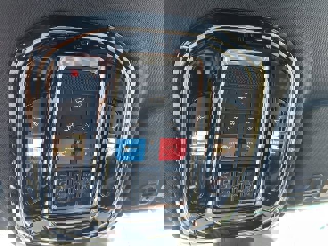 Used 2023 Jeep Grand Cherokee L Summit w/ Rear Seat Video Group I image 9