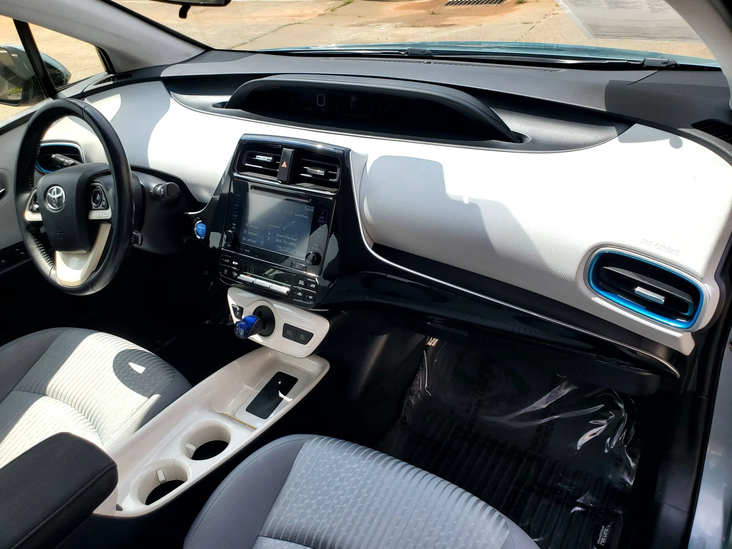 Used 2017 Toyota Prius Three w/ Carpet Mat Package FWD image 31