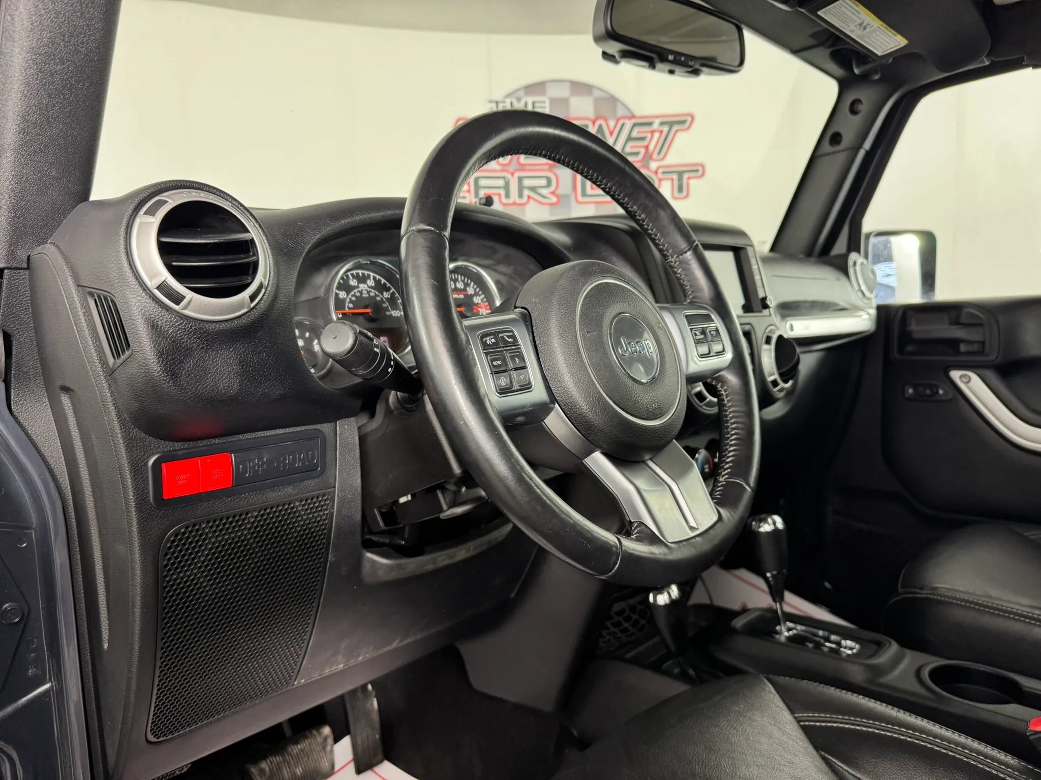 Used 2016 Jeep Wrangler Unlimited Rubicon AWD/4WD image 10