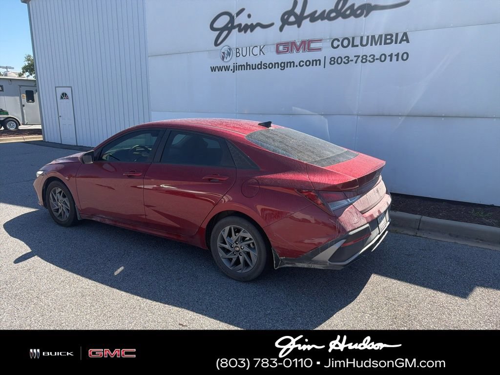 Used 2024 Hyundai Elantra SEL FWD image 2