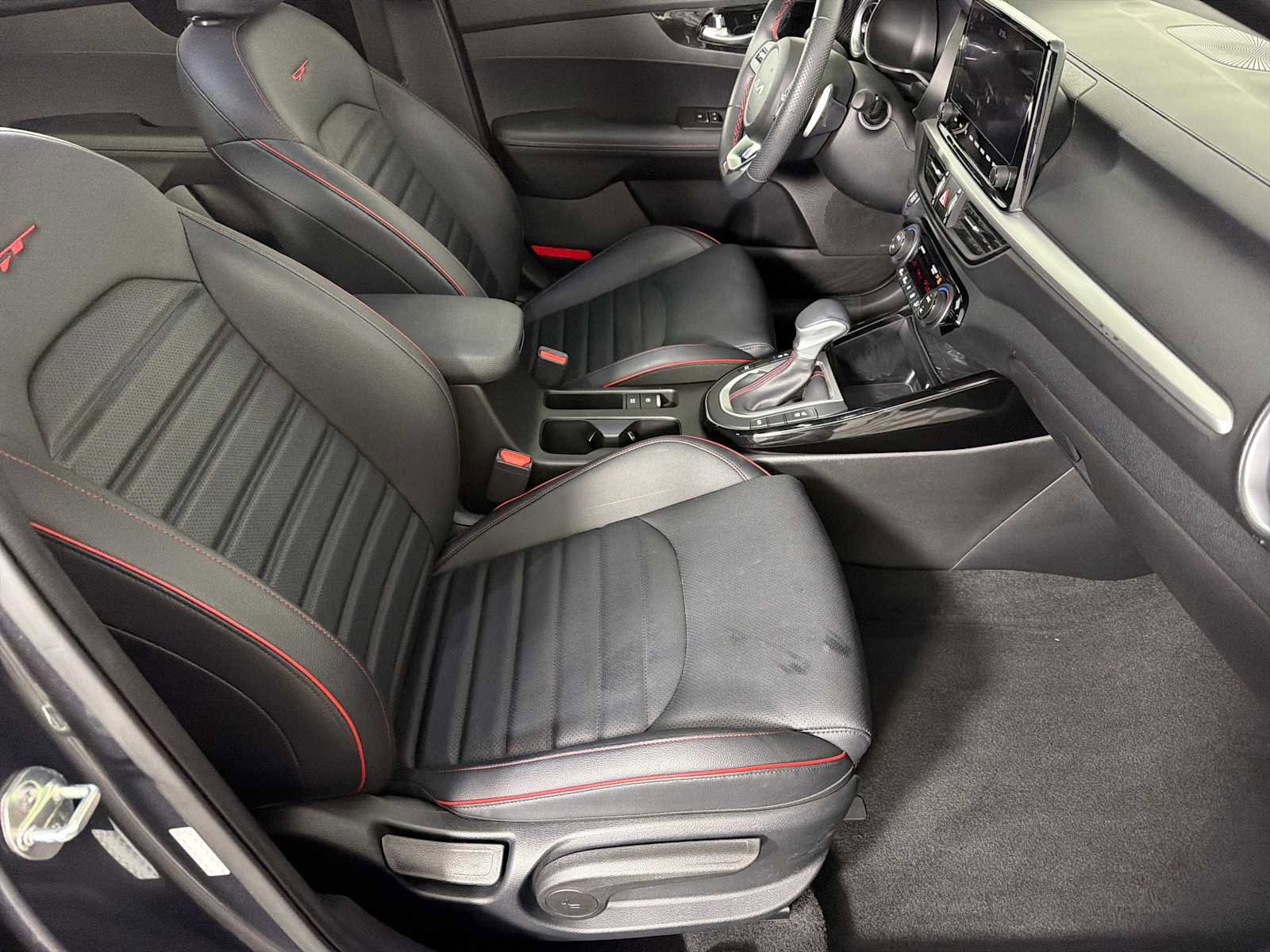 Used 2023 Kia Forte GT w/ GT2 Package image 4