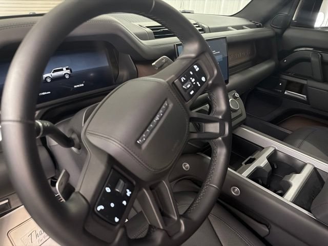 Used 2025 Land Rover Defender 110 V8 AWD/4WD image 11