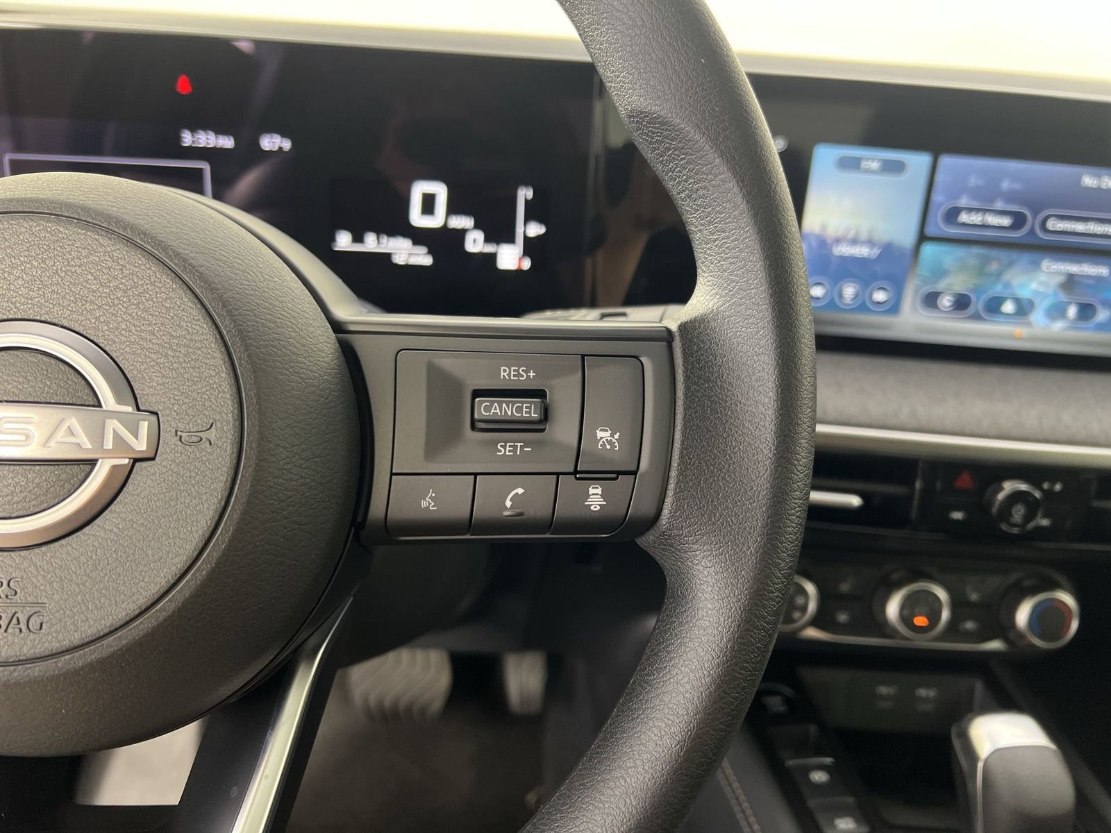 New 2025 Nissan Kicks SV w/ SV Premium Package image 13