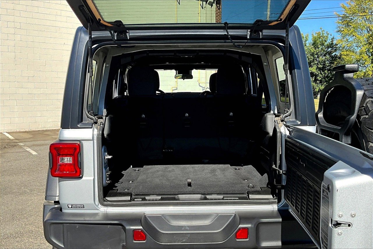 Used 2024 Jeep Wrangler Unlimited Rubicon image 23