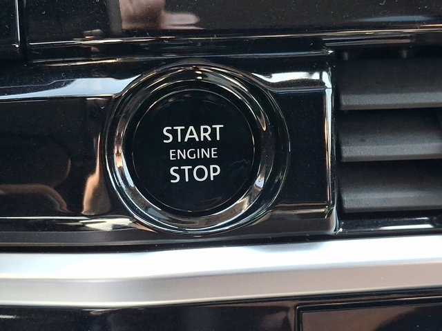 Used 2025 Nissan Pathfinder Platinum w/ Cargo Package image 28