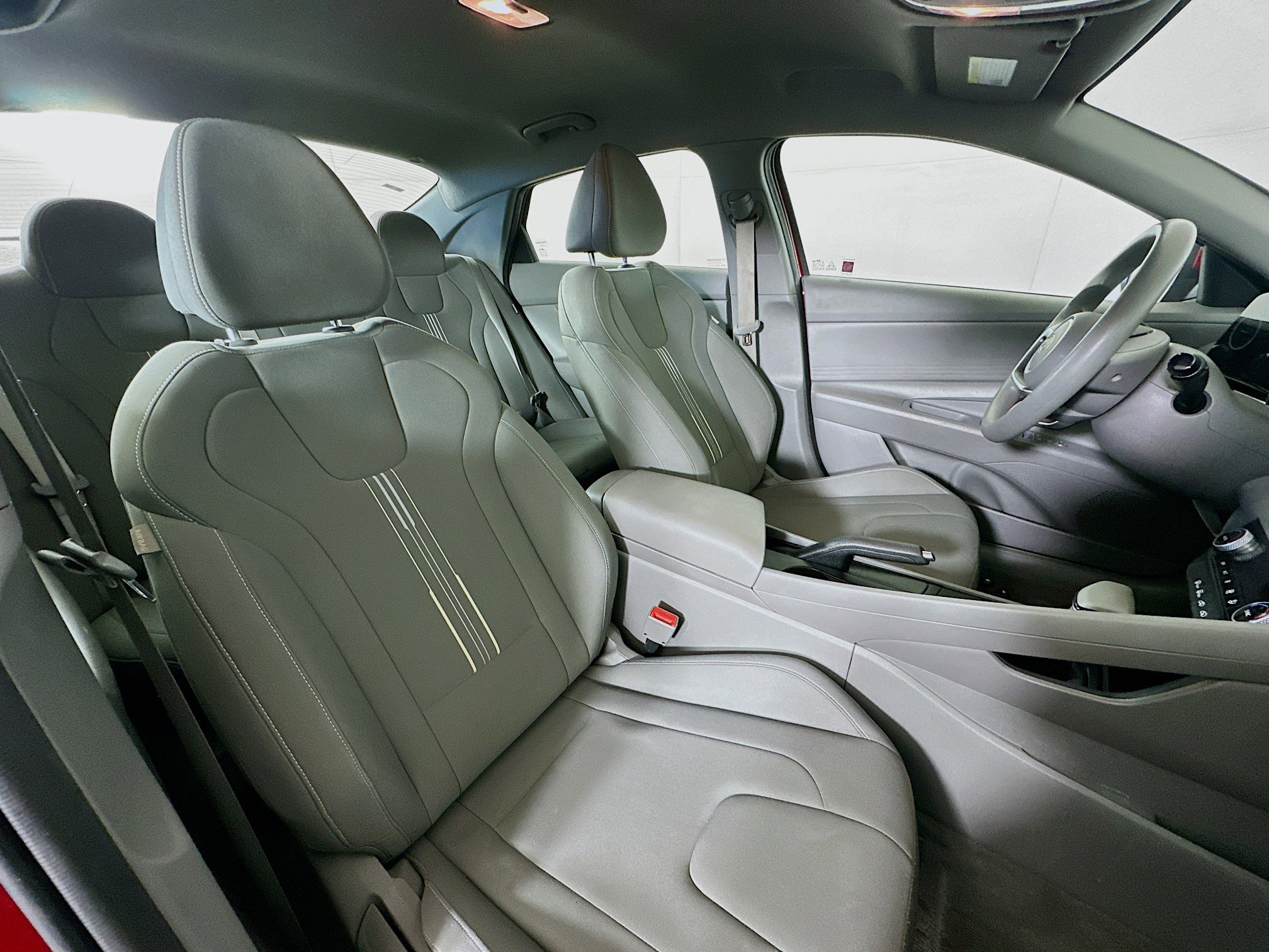 Used 2024 Hyundai Elantra SEL image 30