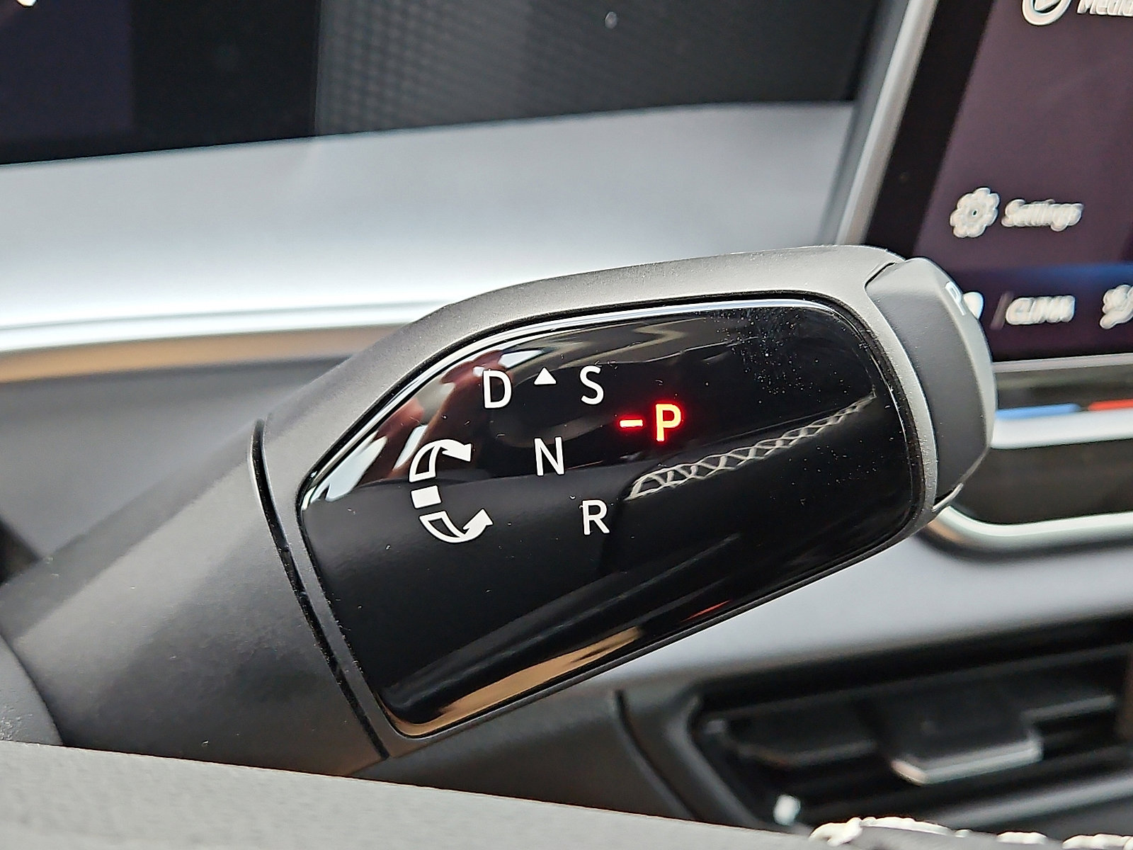 New 2026 Volkswagen Tiguan SE image 21