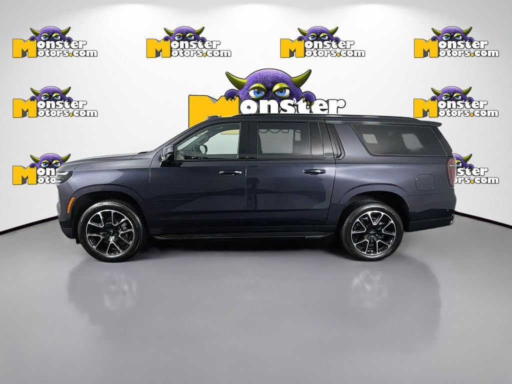 Used 2025 Chevrolet Suburban RST w/ Sun And Tow Package image 8