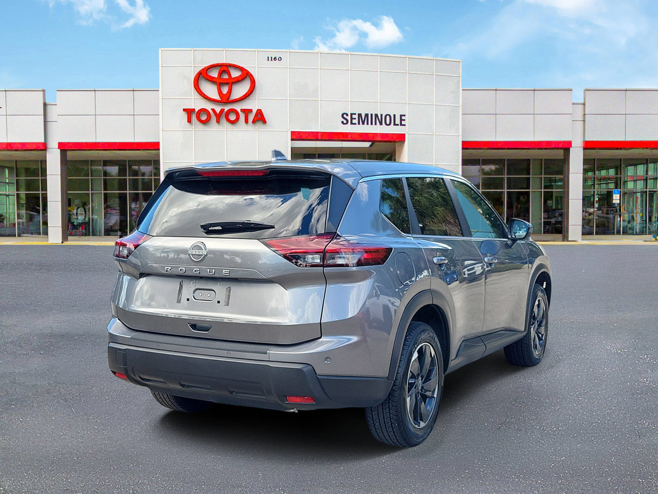 Used 2025 Nissan Rogue SV FWD image 3