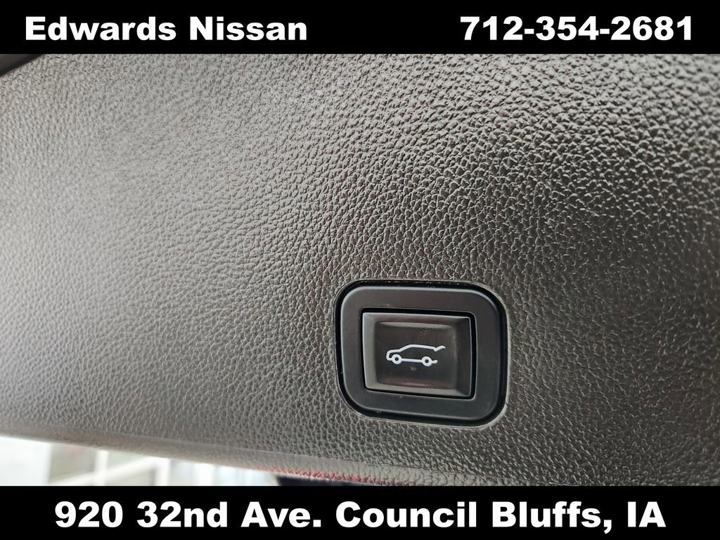 Used 2015 Cadillac SRX Luxury image 17